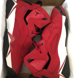 ⛔️🚫❌sold❌🚫⛔️Nike Jordan’s for boys ⛔️🚫sold⛔️🚫